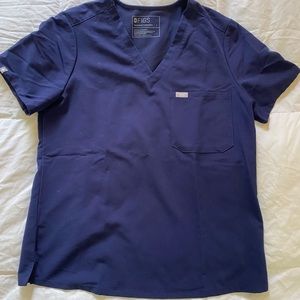 Navy blue figs top. Size L